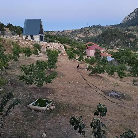 Chalet Ciftlik Ve Dag Evi - Canerbey